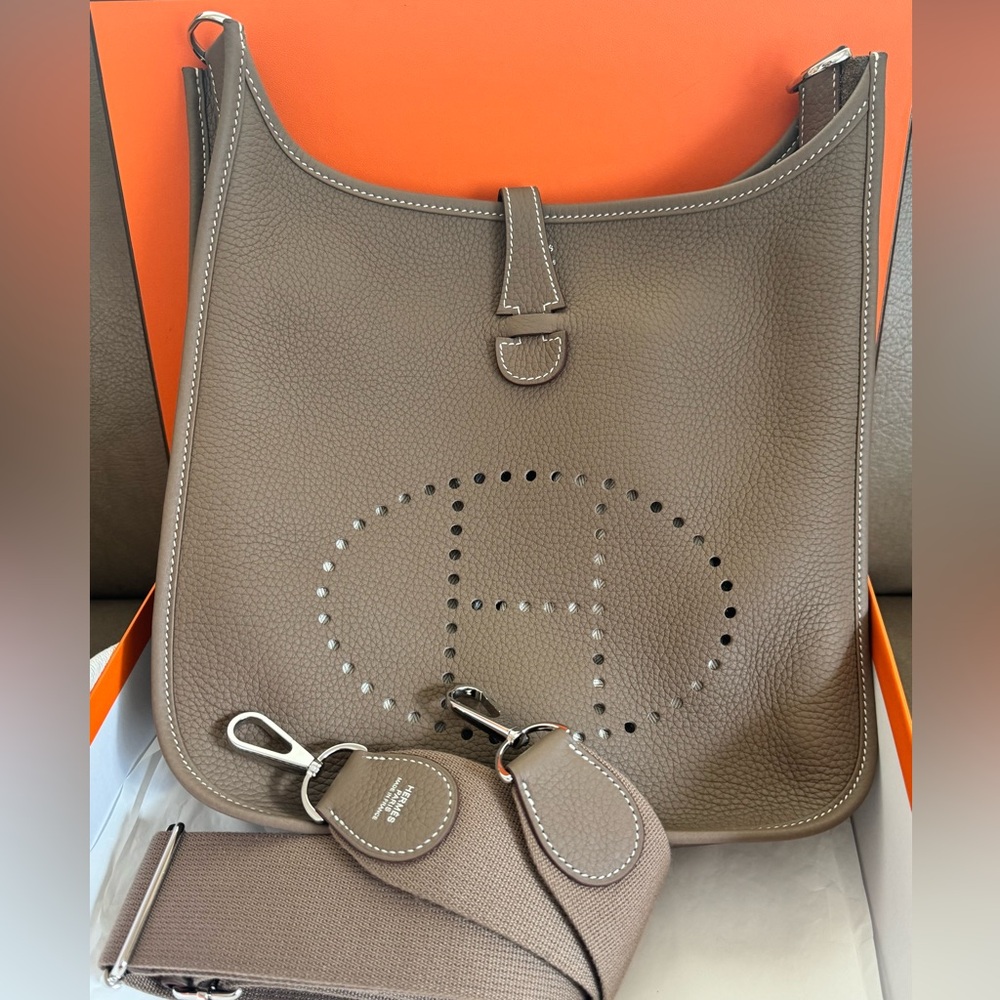 Pristine condition Evelyne pm III Etoupe/phw (SOLD)